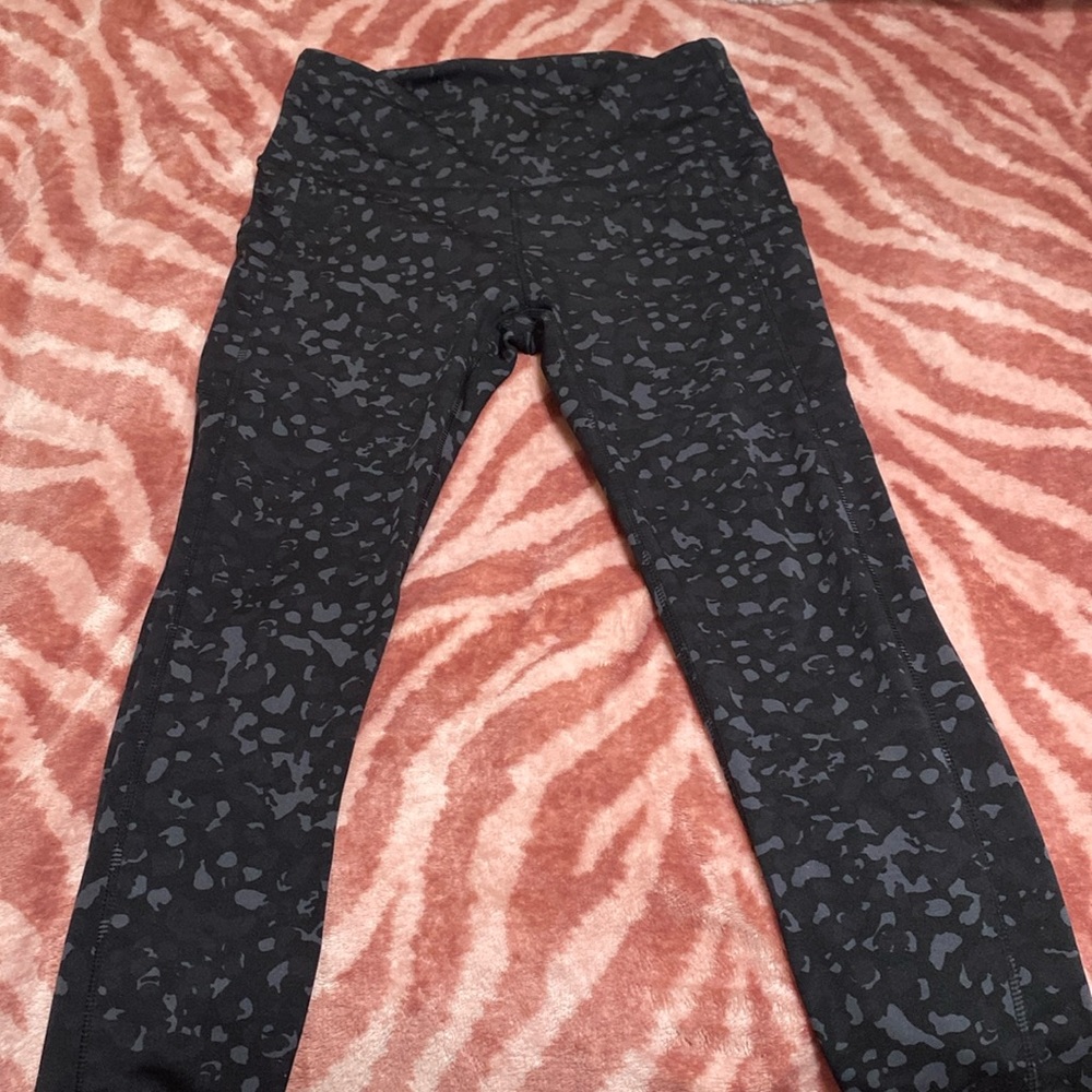 Size medium leggings